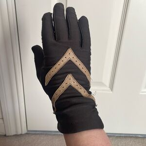 Brown winter gloves